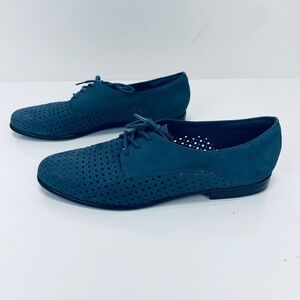Trotters Shoes Sz 9.5 Women’s Lizzie Blue Perforated Nubuck Leather Oxford